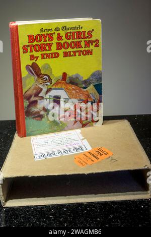 News Chronicle, Boys and Girls Story Book Nr. 2 von Enid Blyton, mit Originalverpackung Stockfoto