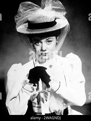 Aktenfoto vom 08/51 von Glynis Johns in ihrer Rolle im Film „The Magic Box“, basierend auf dem Leben des Filmemachers William Friese-Greene. Die Schauspielerin Glynis Johns, die vor allem für ihre Rolle als Mrs Banks in dem Film Mary Poppins aus dem Jahr 1964 bekannt war, ist im Alter von 100 Jahren gestorben, wie ihr Manager bestätigte. Ausgabedatum: Donnerstag, 4. Januar 2024. Stockfoto