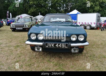 Ein Reliant Scimitar GTE aus dem Jahr 1972 parkte auf der 48th Historic Vehicle Gathering in Powderham, Devon, England, Großbritannien. Stockfoto