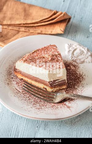 Bittersüße Schokoladentorte mit Kaffee-Mascarpone-Creme Stockfoto