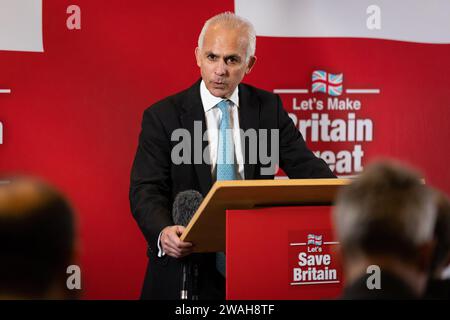 London, Großbritannien. Januar 2024. Der stellvertretende Vorsitzende der Reform UK Ben Habib spricht während einer Pressekonferenz in London. Die Reform hat ihren Stellenwert in den Meinungsumfragen auf 10 % erhöht, was die Sitze der Konservativen und Parlamentsabgeordneten im ganzen Land vor eine ernsthafte Herausforderung stellt. (Foto: Tejas Sandhu/SOPA Images/SIPA USA) Credit: SIPA USA/Alamy Live News Stockfoto