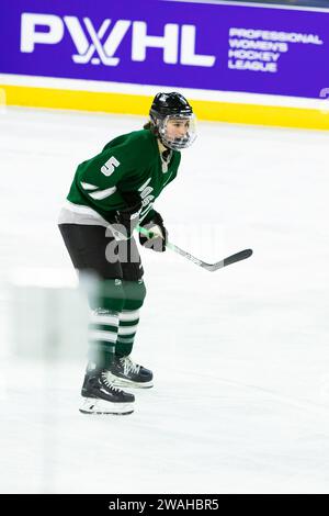 Tsongas Center. Januar 2024. Massachusetts, USA; Boston-Verteidiger Megan Keller (5) in einem Spiel zwischen Boston und Minnesota im Tsongas Center. (c) Burt Granofsky/CSM/Alamy Live News Stockfoto