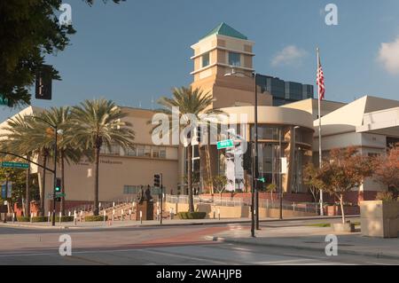 Burbank, Kalifornien, USA – 24. Dezember 2023. Das Gebäude der Burbank Polizei und des Fire Headquarters. Los Angeles County, CA Stockfoto