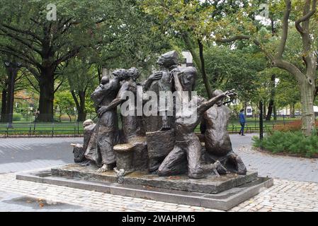 Die Immigranten, Skulptur von Luis Sanguino, Denkmal im Battery Park, errichtet 1983 in New York, NY, USA Stockfoto