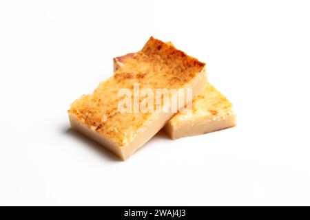 Quesada pasiega typisch süßes Dessert aus Kantabrien isoliert auf Balkon Hintergrund Stockfoto