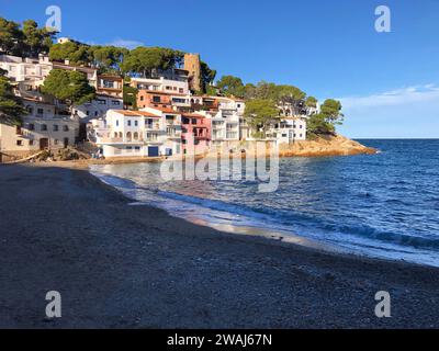 Mittelmeerküste in Girona. Cala Sa Thunfisch. Begur, Katalonien, Spanien Stockfoto