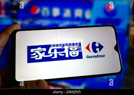 SUQIAN, CHINA - 5. JANUAR 2024 - Pepsi wurde von Carrefour wegen des hohen Preisanstiegs verboten, Suqian, Provinz Jiangsu, China, 5. Januar 2024. Stockfoto