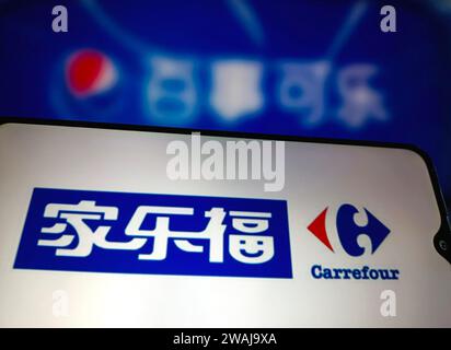 SUQIAN, CHINA - 5. JANUAR 2024 - Pepsi wurde von Carrefour wegen des hohen Preisanstiegs verboten, Suqian, Provinz Jiangsu, China, 5. Januar 2024. Stockfoto