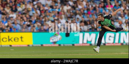 Adelaide, Australien. 31. Dezember 2023. Mark Steketee Bowling für Melbourne während des Men’s Big Bash League Spiels zwischen Adelaide Strikers und Melbourne Stockfoto