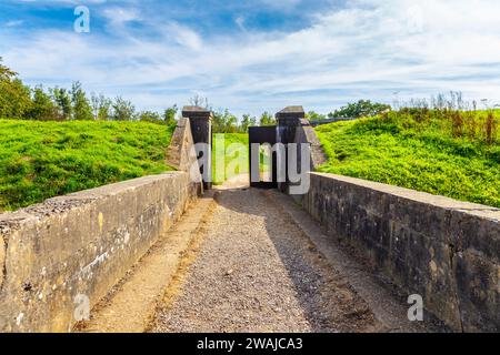 Tor zum Reigate Fort aus dem 19. Jahrhundert, Surrey, England Stockfoto