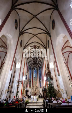 Hradec Kralove, Tschechische Republik. Januar 2024. Die Geldsammlung der drei Könige in Hradec Kralove, Tschechische Republik, am 5. Januar 2024. Quelle: David Tanecek/CTK Photo/Alamy Live News Stockfoto