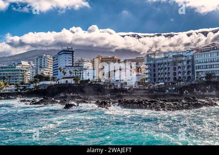 Panorama über den Atlantik von Puerto de la Cruz auf Teneriffa Stockfoto