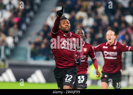 Chukwubuikem Ikwuemesi von US Salernitana 1919 feiert nach einem Treffer während des Coppa Italia Spiels zwischen Juventus FC und Salernitana in der Allianz St Stockfoto