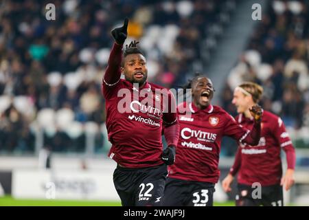 Chukwubuikem Ikwuemesi von US Salernitana 1919 feiert nach einem Treffer während des Coppa Italia Spiels zwischen Juventus FC und Salernitana in der Allianz St Stockfoto