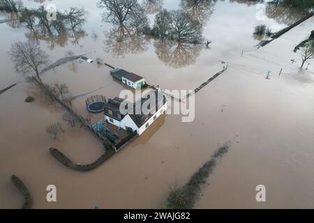 Tirley, Gloucester, Großbritannien. 5. Januar 2024. Überschwemmungen im Dorf Tirley in Gloucestershire am Fluss Severn nach Sturm Henk. Quelle: Thousand Word Media Ltd/Alamy Live News Stockfoto