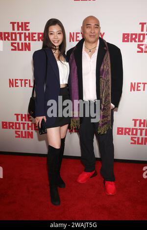 LOS ANGELES, KALIFORNIEN - 4. JANUAR: Ron Yuan bei der Netflix Premiere der Brothers Sun im Netflix Tudum Theater in Los Angeles, Kalifornien am 4. Januar 2024. Copyright: XFayexSadoux Stockfoto