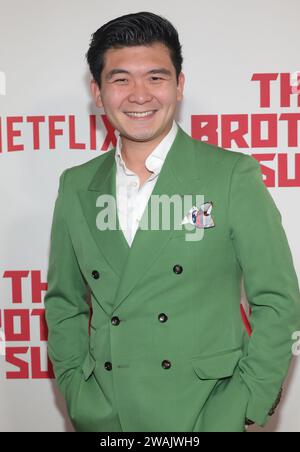 Los Angeles, Ca. Januar 2024. Steven He bei der Netflix-Premiere der Brothers Sun im Netflix Tudum Theater in Los Angeles, Kalifornien am 4. Januar 2024. Quelle: Faye Sadou/Media Punch/Alamy Live News Stockfoto