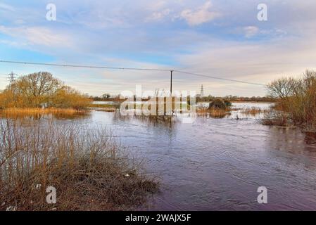 Überflutete das untere Avon-Tal bei Christchurch Dorset Stockfoto