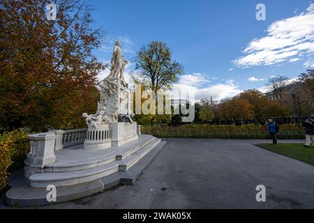 21.11.2023, Österreich, die Hauptstadt Wien. Impressionen am Mozart-Denkmal. Das Mozart-Denkmal zu Ehren des Komponisten Wolfgang Amadeus Mozart 1756C1791 in Wien befindet sich seit 1953 im Burggarten im 1. Bezirk Innere Stadt. 21.11.2023, Wien in Österreich 21.11.2023, Wien in Österreich *** 21 11 2023, Österreich, die Hauptstadt Wien Impressionen am Mozartdenkmal das Mozartdenkmal zu Ehren des Komponisten Wolfgang Amadeus Mozart 1756C1791 in Wien befindet sich seit 1953 21 11 2023 im Burggarten im 1. Bezirk Innere Stadt, Wien 21 11 2023, Wien in Österreich Stockfoto