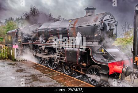 LMS Jubilee Class 6P 4-6-0 No 45690 Leander Dampflokomotive am Bahnhof Heywood an der East Lancashire Railway. Stockfoto