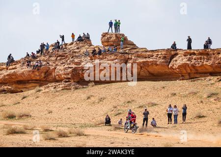 Al Ula, Arabie Saoudite. Januar 2024. Zuschauer beim Prolog der Dakar 2024 am 5. Januar 2024 in Al-Ula, Saudi-Arabien - Foto Florent Gooden/DPPI Credit: DPPI Media/Alamy Live News Stockfoto