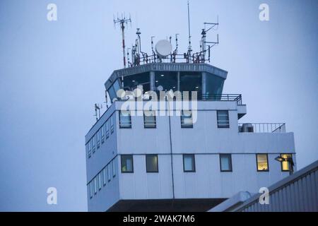 5. Januar 2024, Santiago del Monte, Asturias, Spanien: Santiago del Monte, Spanien, 5. Januar 2024: Der Flughafen-Kontrollturm von Asturias während des Streiks der Arbeiter in Iberia am 05. Januar 2024 in Santiago del Monte, Spanien. (Kreditbild: © Alberto Brevers/Pacific Press via ZUMA Press Wire) NUR REDAKTIONELLE VERWENDUNG! Nicht für kommerzielle ZWECKE! Stockfoto