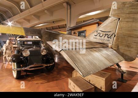 1928 Ford 4-AT-B Tri-Motor Flugzeug, genannt Floyd Bennett, ausgestellt im Henry Ford Museum of American Innovation in Dearborn Michigan USA Stockfoto