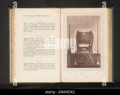 Aufbau einer Trommel, zwei Trompeten, einer Oboe und einer Geige des South Kensington Museum in London, Anonym, um 1869 - in oder vor 1874 photomechanischer Druck Londoner Papiertrommel (Musikinstrument). Blasinstrumente. Violine, Geige Stockfoto