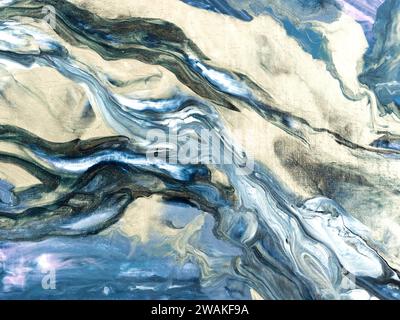 Abstrakte Meereslandschaft. Originalgemälde. Handgezeichnet, Impressionismus-Stil, blaue Farbtextur, Pinselstriche, Kunsthintergrund. Moderne Kunst Stockfoto