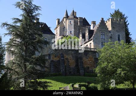 Das Château de Fayrac am Ufer der Dordogne an der Touristenroute zwischen dem Château de Castelnaud und dem Château de Les Milandes. Archi Stockfoto