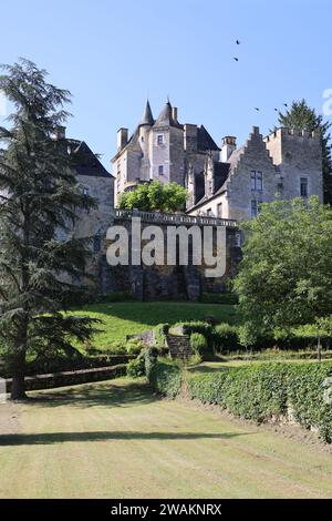 Das Château de Fayrac am Ufer der Dordogne an der Touristenroute zwischen dem Château de Castelnaud und dem Château de Les Milandes. Archi Stockfoto