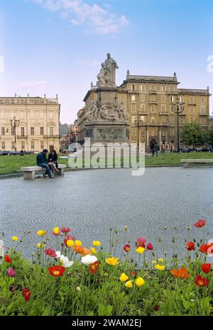 Italien, Piemont, Turin, Piazza Carlo Emanuele II., Camillo Benso Conte di Cavour Denkmal von Giovanni Duprè aus dem Jahr 1873 Stockfoto