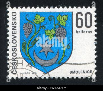 TSCHECHOSLOWAKEI - UM 1973: Stempel gedruckt von der Tschechoslowakei, zeigt Wappen von Smolenice, um 1973 Stockfoto
