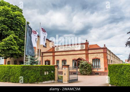 Ladenburg, Baden-Württemberg, Deutschland - 26.05.2022: Die Außenseite des Mercedes-Museums Dr. Carl Benz. Es zeigt die Geschichte der Automobilhersteller als Stockfoto