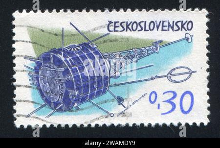 TSCHECHOSLOWAKEI - UM 1973: Stempel gedruckt von der Tschechoslowakei, zeigt den Bahnhof „Intercosmos“, um 1973 Stockfoto