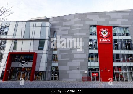 London, Großbritannien. Dezember 2023. Das Gtech Community Stadium des Brentford Football Clubs, auch bekannt als Brentford Community Stadium, wurde 2020 eröffnet und hat eine Kapazität von 250 Personen. Quelle: Mark Kerrison/Alamy Live News Stockfoto