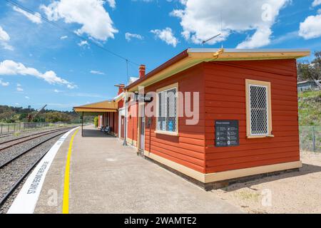 Der Bahnhof Walcha Road ist ein denkmalgeschützter Bahnhof an der Main Northern Line in Walcha Road, Walcha Shire, New South Wales. Stockfoto