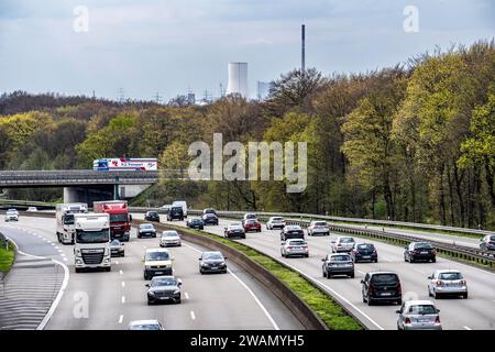 Autobahn A2, Sterkrader Wald in Oberhausen, am Autobahndreieck Oberhausen, wo die A2/A3A/A516 aufeinander treffen, soll sie auf 11 Hektar erweitert werden Stockfoto