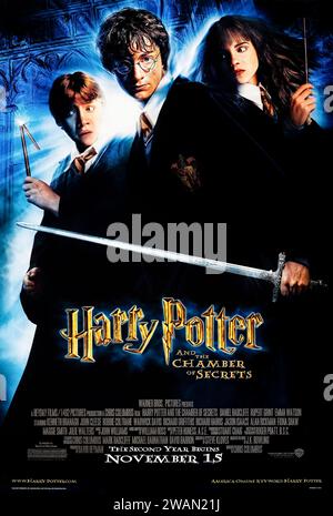 Harry Potter and the Chamber of Secrets (2004) von Chris Columbus mit Daniel Radcliffe, Emma Watson, Rupert Grint und Gary Oldman. Harry Potter, Ron und Hermine kehren für ihr drittes Studienjahr an die Hogwarts School of Witchcraft and Wizardry zurück, wo sie in das Geheimnis um einen entflohenen Gefangenen eintauchen, der eine gefährliche Bedrohung für den jungen Zauberer darstellt. Foto eines Original-Posters aus dem Jahr 2004 (US-1-Blatt). ***NUR REDAKTIONELLE VERWENDUNG*** Credit: BFA / Warner Bros Stockfoto