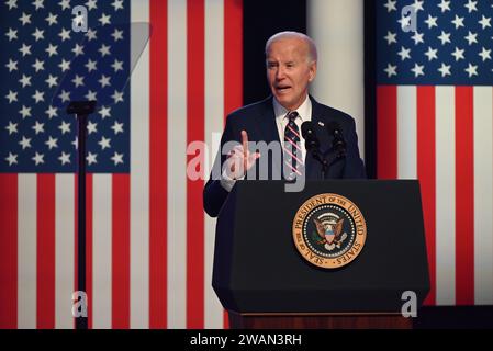 Blue Bell, Usa. Januar 2024. Präsident Joe Biden hält Bemerkungen. Angriff auf das US Capitol am Montgomery County Community College in Blue Bell, Pennsylvania am 5. Januar 2024. US-Präsident Joe Biden äußerte sich zu Donald J. Trump und dem Angriff auf das US-Kapitol am 6. Januar 2021 bei einer Wahlkampfveranstaltung. Quelle: SOPA Images Limited/Alamy Live News Stockfoto