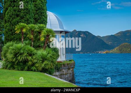 Farbenfrohe und Nahansicht des maurischen Pavillons im Garten der Villa Melzi in Bellagio Comer See, Italien Stockfoto