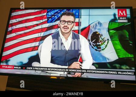 Merida Mexico, Centro Historico Central Historico Central Historico, TV Kabel tv Monitor Bildschirm, Nachrichten Moderator Anker Pedro Gamboa, Mann Männer männlich, Erwachsene, mexikanische H Stockfoto