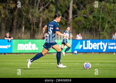 Bundoora, Australien. Januar 2024. Melbourne Victory FC Defenderin Emma Checker (#15) spielt den Ball beim Liberty A-League Women’s Match zwischen Melbourne Victory FC und Western United FC in der Heimstadion der Matildas in Bundoora, Australien. Quelle: James Forrester/Alamy Live News Stockfoto