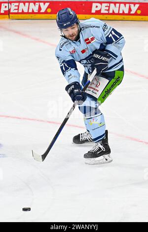 Eishockey DEL - 35. Spieltag: Düsseldorfer EG vs Straubing Tigers am 05.01.2024 im PSD Bank Dome in Düsseldorf Straubings Tyler Sheehy ( Nr.71) Foto: Osnapix Stockfoto