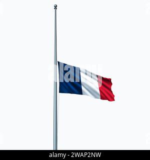 Frankreich und die Franzosen in Trauer als die blau-weiß-rote Flagge am Halbmast am Fahnenmast oder Stabtag als Symbol für Ehre Respekt und Nationalität Stockfoto