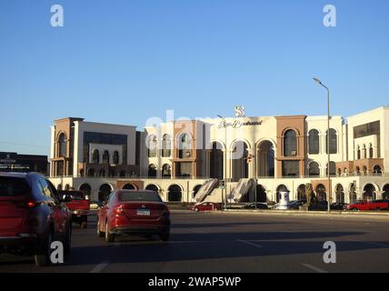 Kairo, Ägypten, 15. Dezember 2023: Saja Boulevard Mall in New Cairo City, nahe Rehab City, mit einer Fläche von ca. 24000 m2, das neue Saja Mall mit Stockfoto