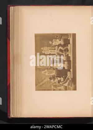 Bilder von ägyptischen Gräbern im Boulaq Museum in Kairo, Ägypten, Hippolyte Délié, um 1866 - in oder vor 1871 Fotografie Kairo fotografische Unterstützung Albumendruck Dauerausstellung, Museum. Schilder, Symbole und Motive im Grabkunst Boulaq Museum Stockfoto