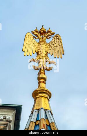 Detail des doppelköpfigen russischen Adlers auf der Auferstehungskirche in St. Petersburg, Russland Stockfoto