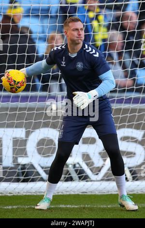 Coventry, Großbritannien. Januar 2024. Simon Moore #1 von Coventry City während des Emirates FA Cup Third Round Match Coventry City gegen Oxford United in der Coventry Building Society Arena, Coventry, Großbritannien, 6. Januar 2024 (Foto: Craig Anthony/News Images) in Coventry, Großbritannien am 2024. (Foto: Craig Anthony/News Images/SIPA USA) Credit: SIPA USA/Alamy Live News Stockfoto