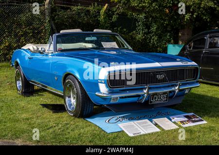 1967 Chevrolet Camaro, ausgestellt im Bicester Heritage Scramble am 8. Oktober 2023. Stockfoto